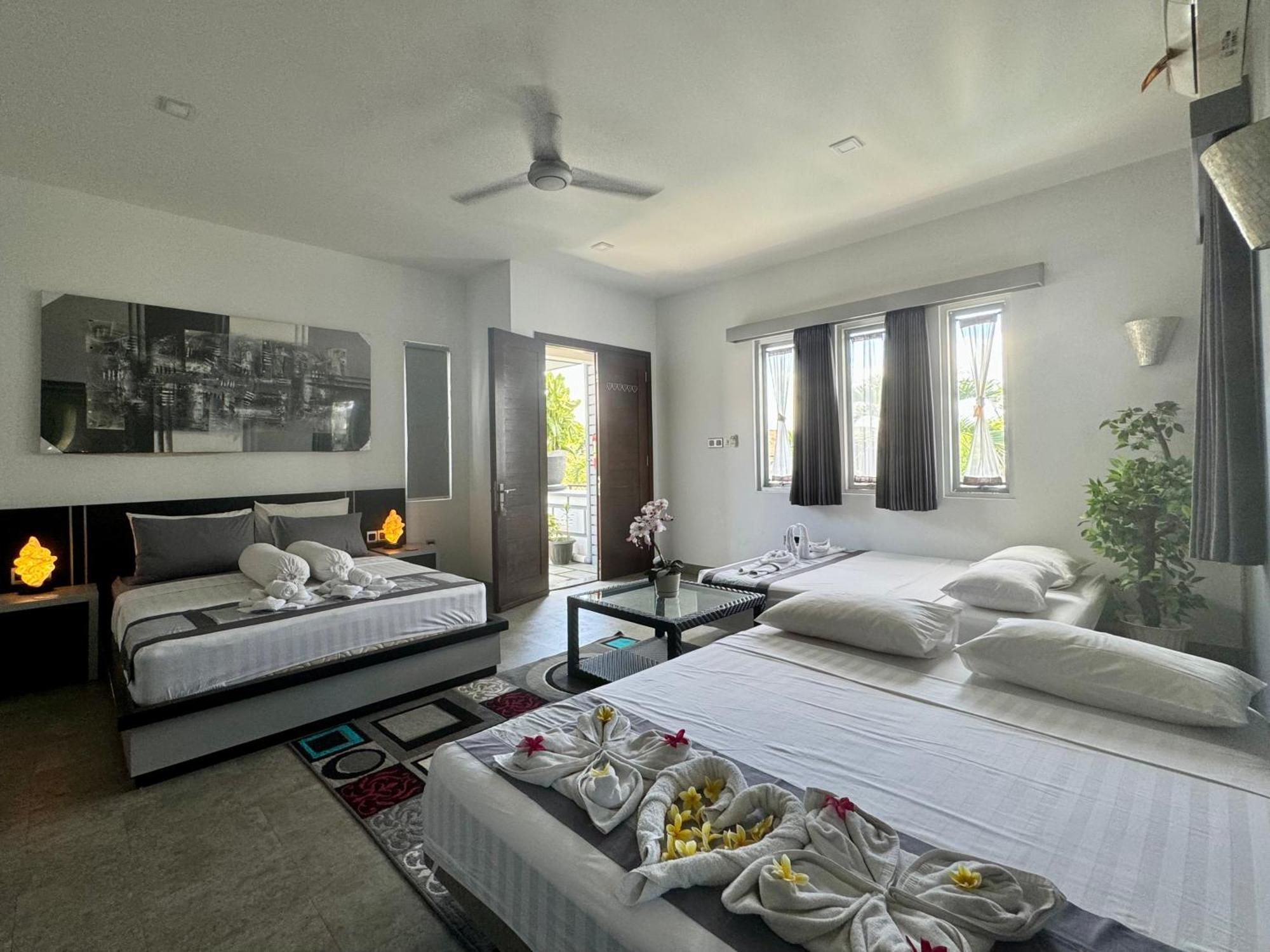 Villa Rumah Putih Abu Abu Senggigi Kültér fotó