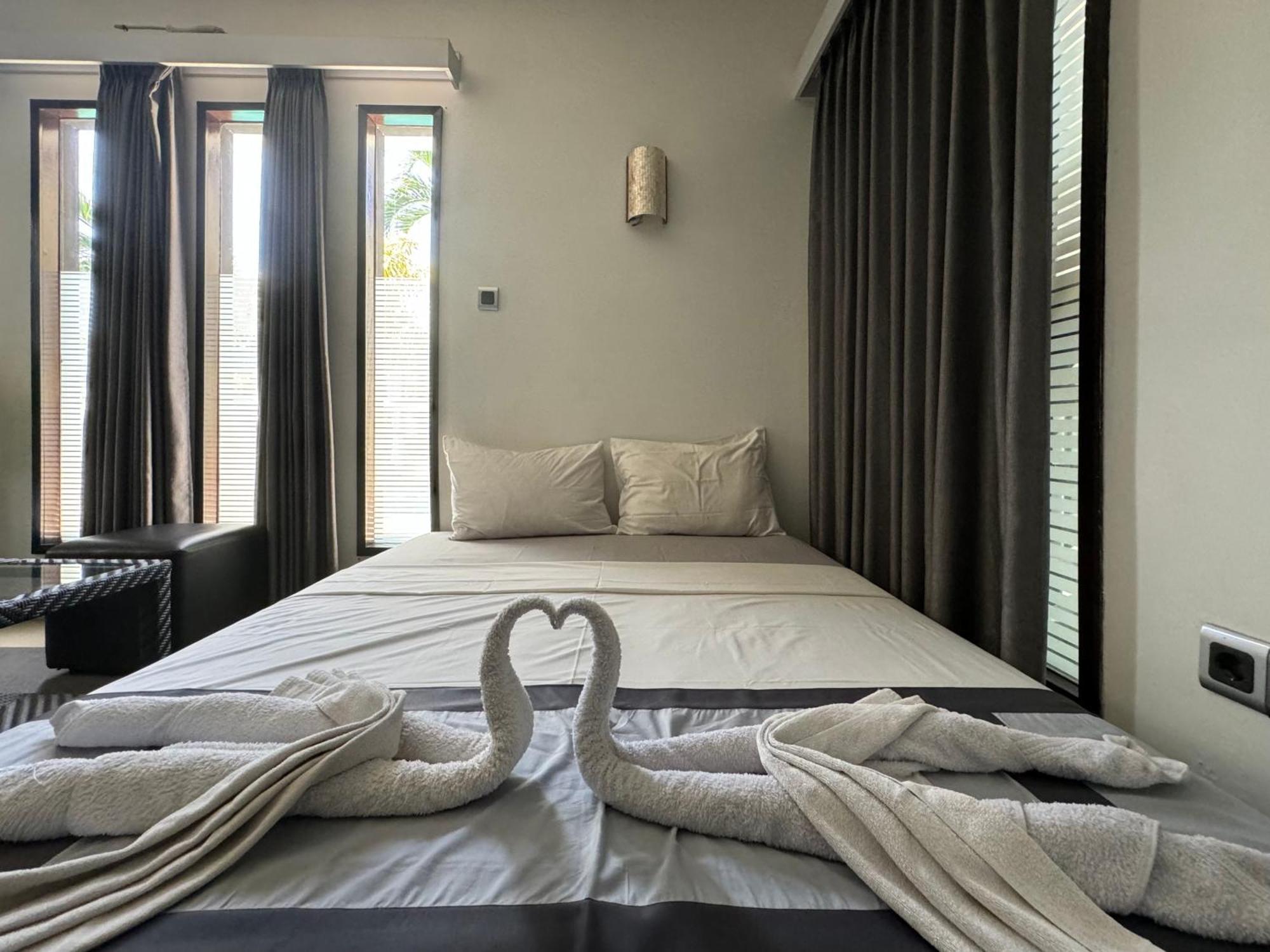 Villa Rumah Putih Abu Abu Senggigi Kültér fotó