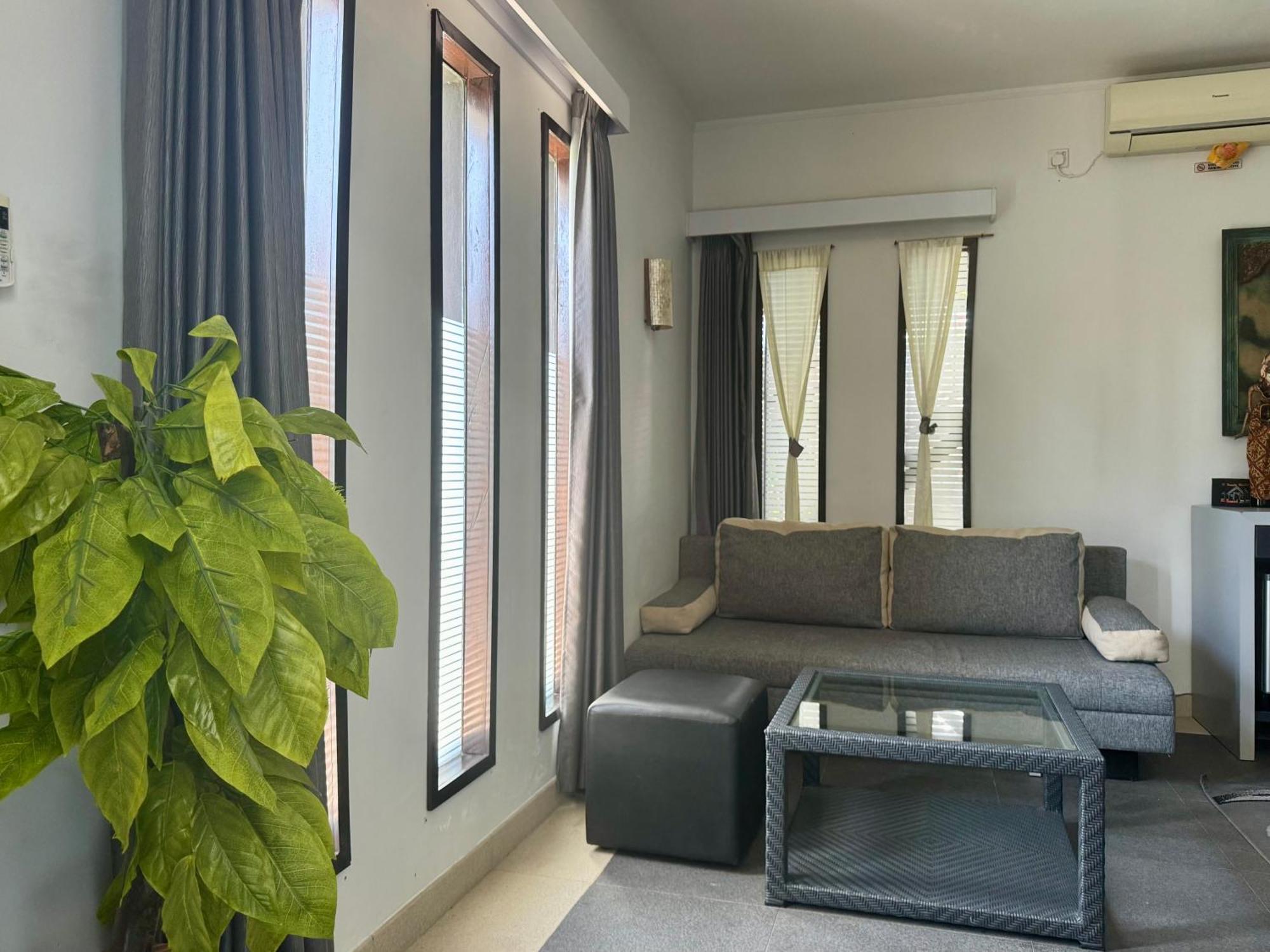Villa Rumah Putih Abu Abu Senggigi Kültér fotó