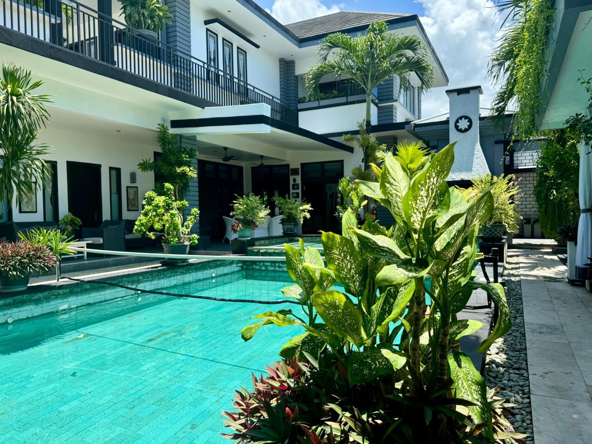 Villa Rumah Putih Abu Abu Senggigi Kültér fotó