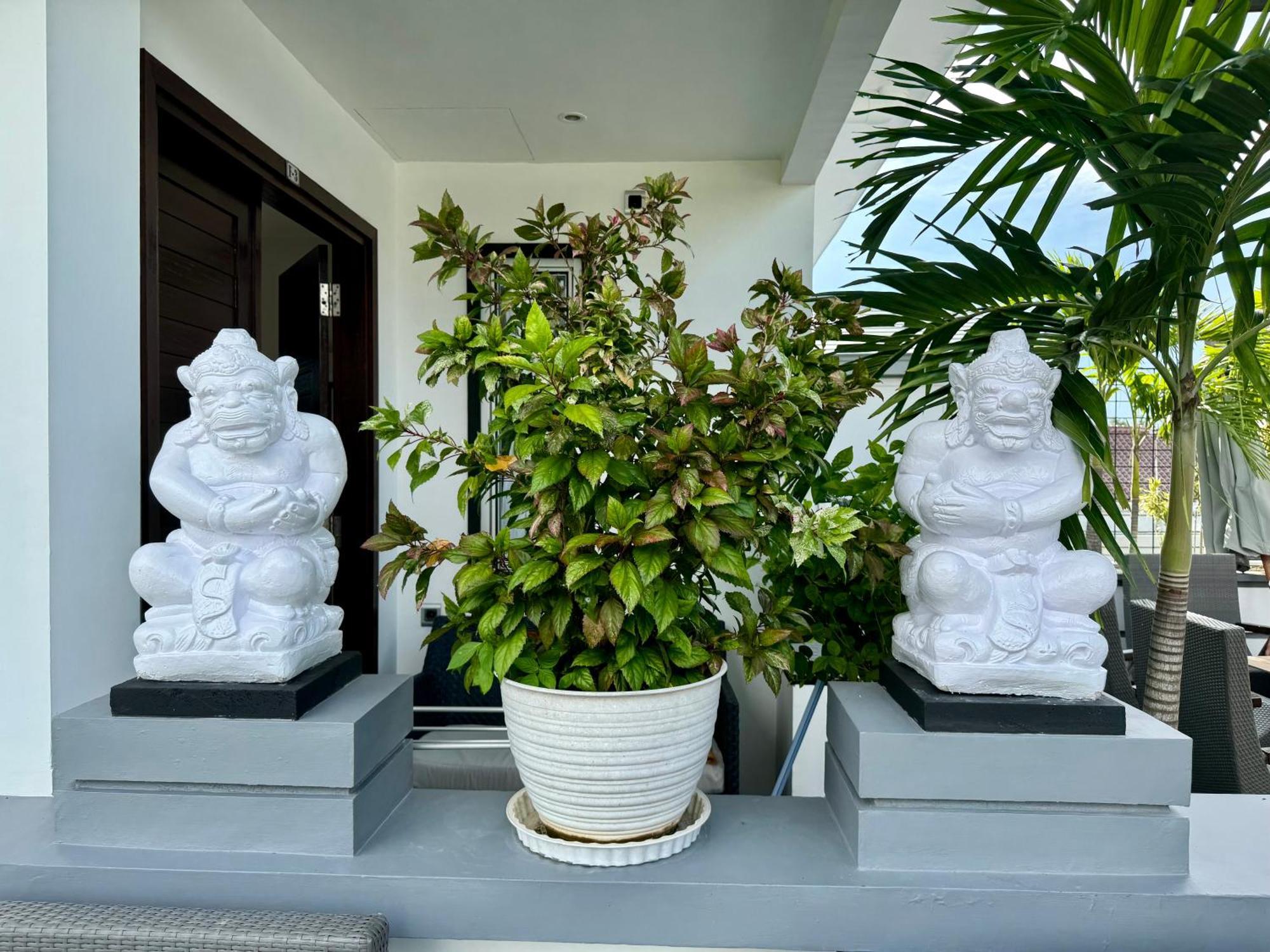 Villa Rumah Putih Abu Abu Senggigi Kültér fotó