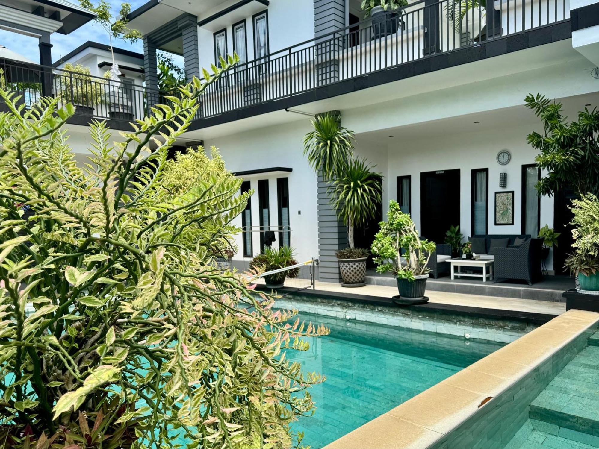 Villa Rumah Putih Abu Abu Senggigi Kültér fotó