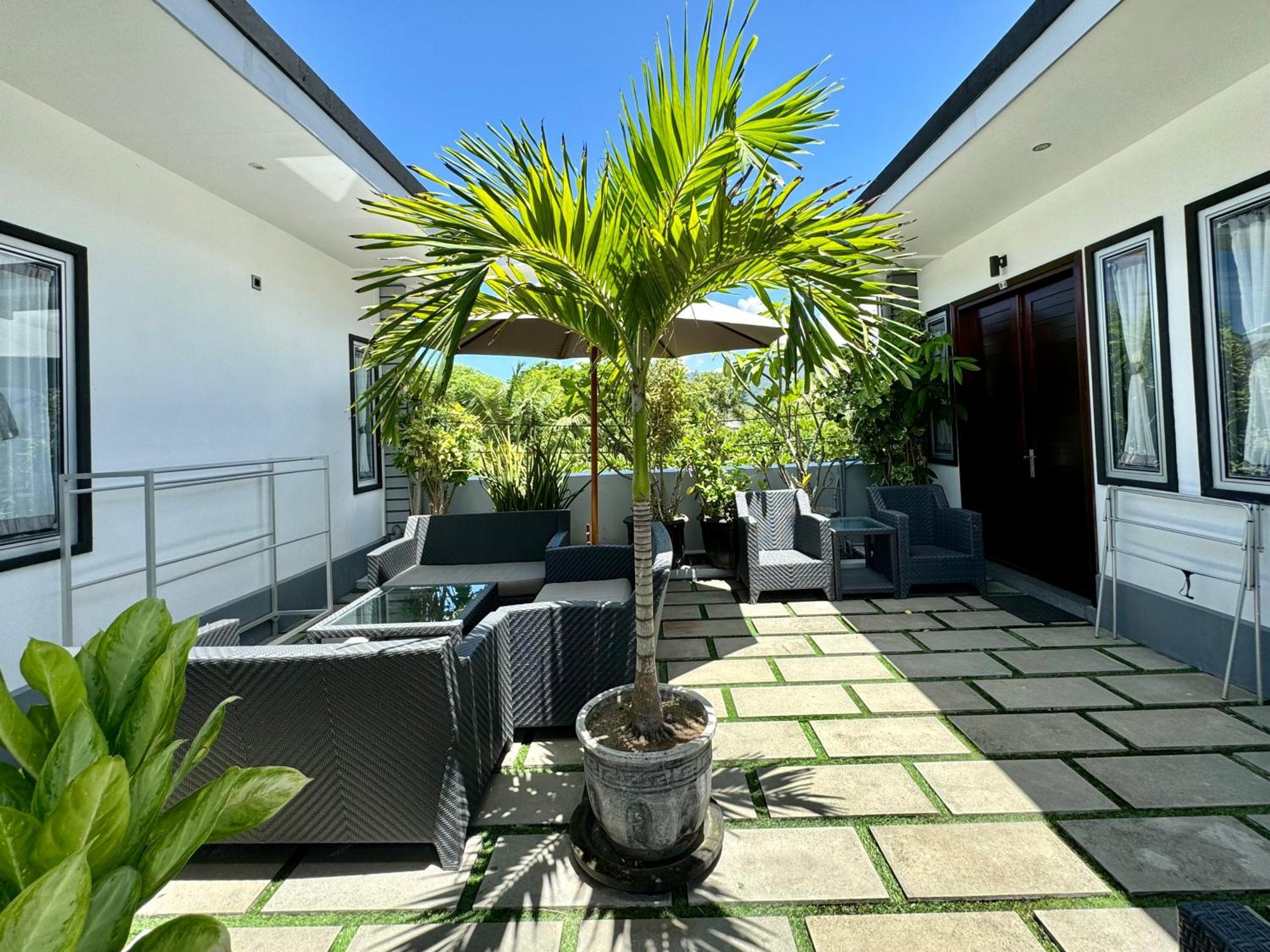 Villa Rumah Putih Abu Abu Senggigi Kültér fotó