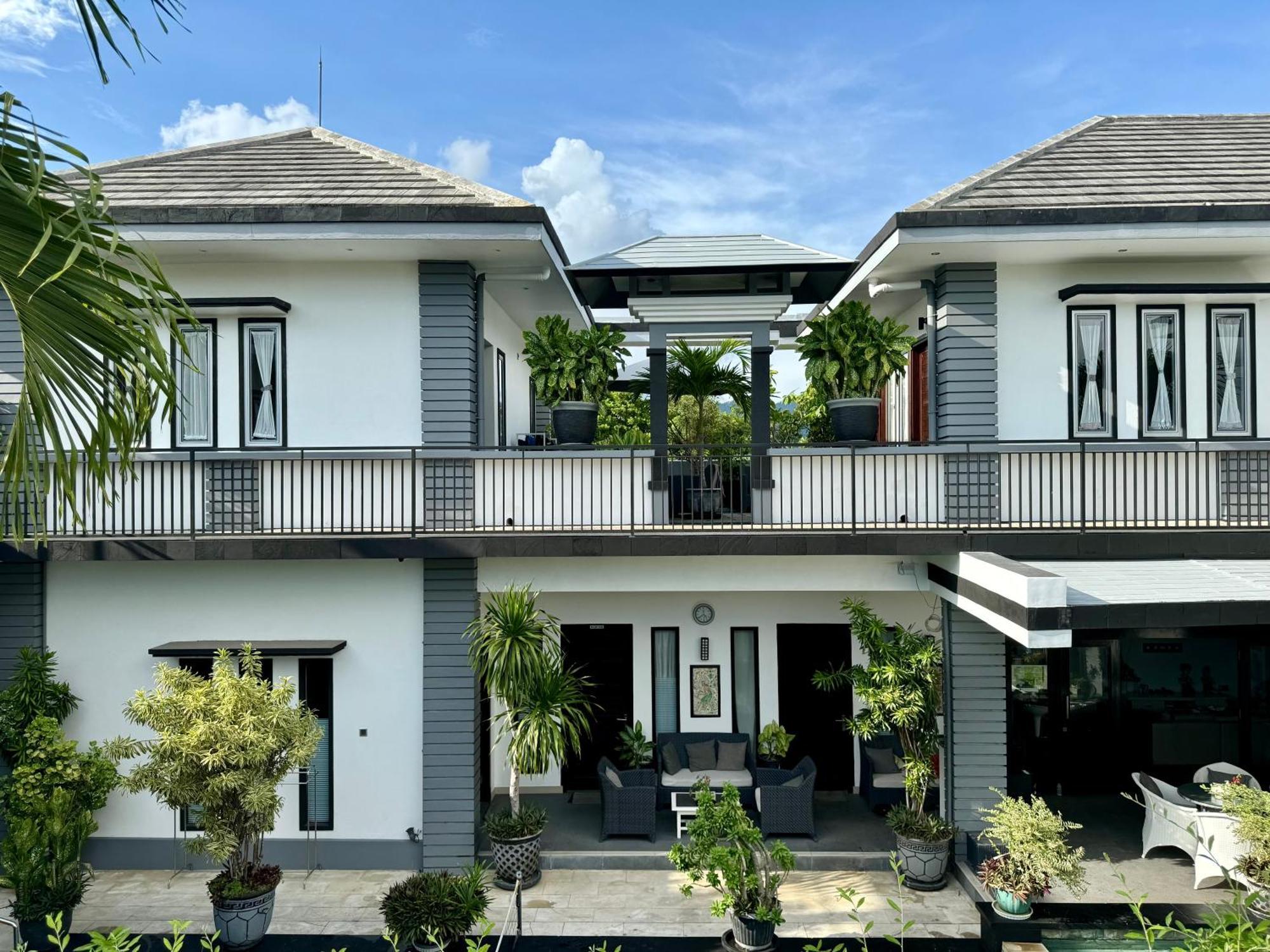 Villa Rumah Putih Abu Abu Senggigi Kültér fotó